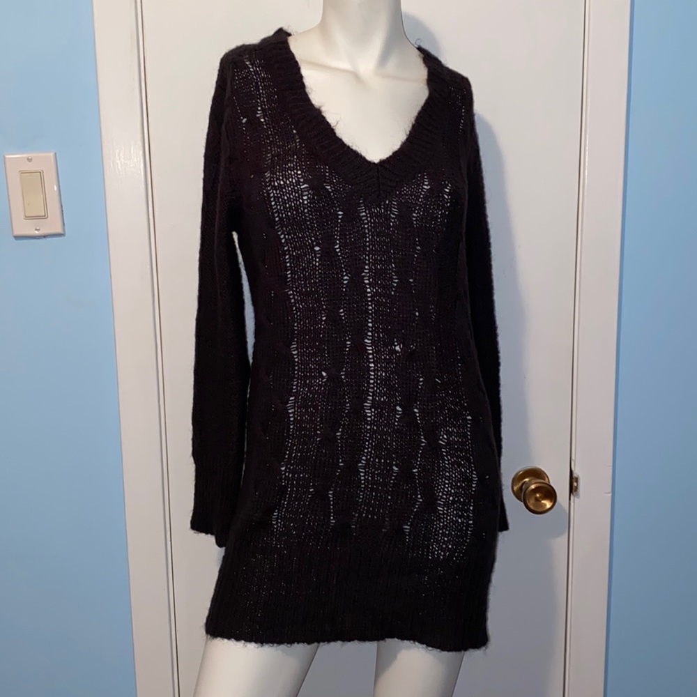 Long Sleeve V-neck Ysatis black knit sweater dress